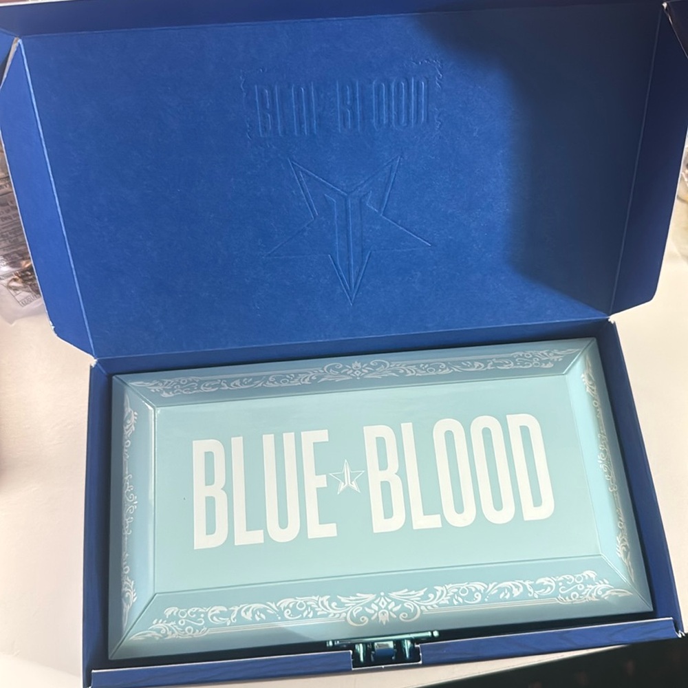💙BNIB Blue Blood Palette🩵